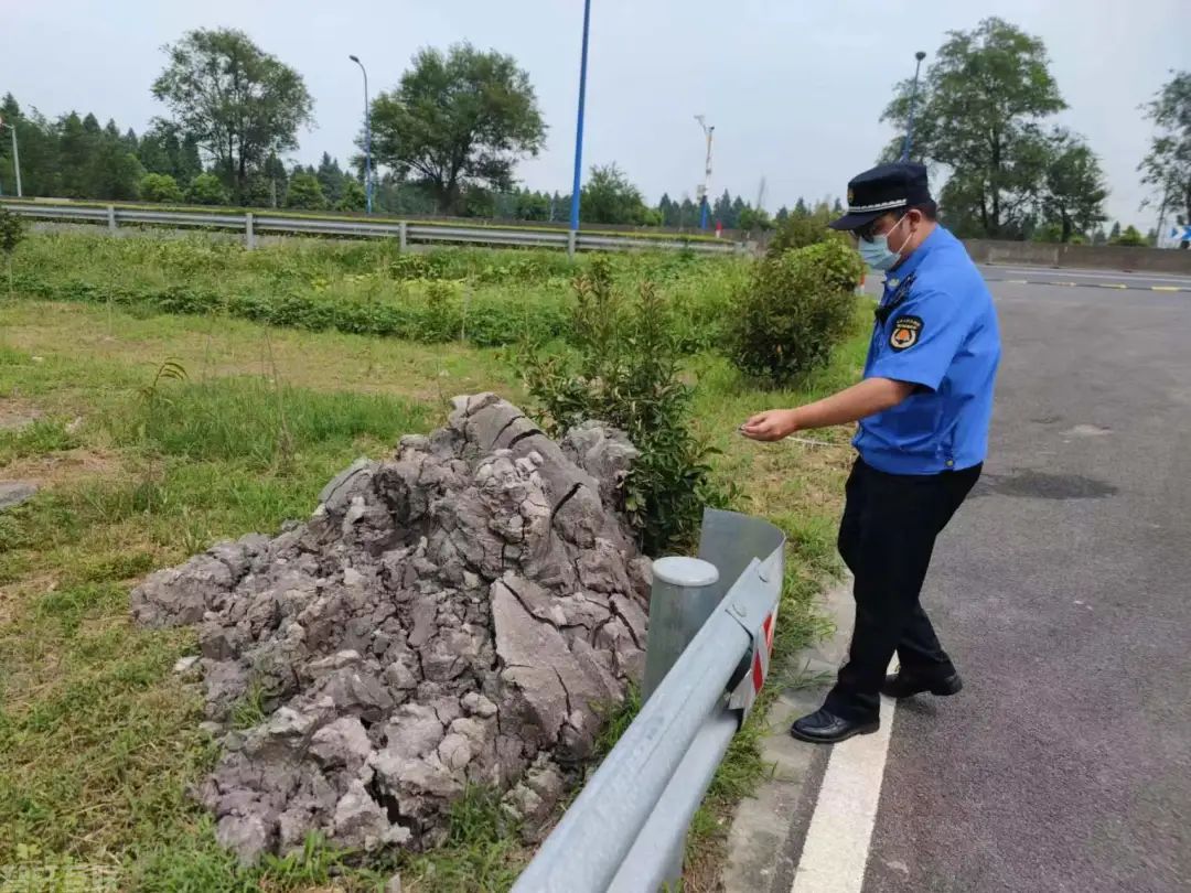  松江城管：非现场执法顺藤摸瓜，揭秘一起擅自处置渣土案件(图2)