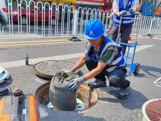  改善城市安全稳定运行的关键——排水窨井防坠落设施安装工程(图1)