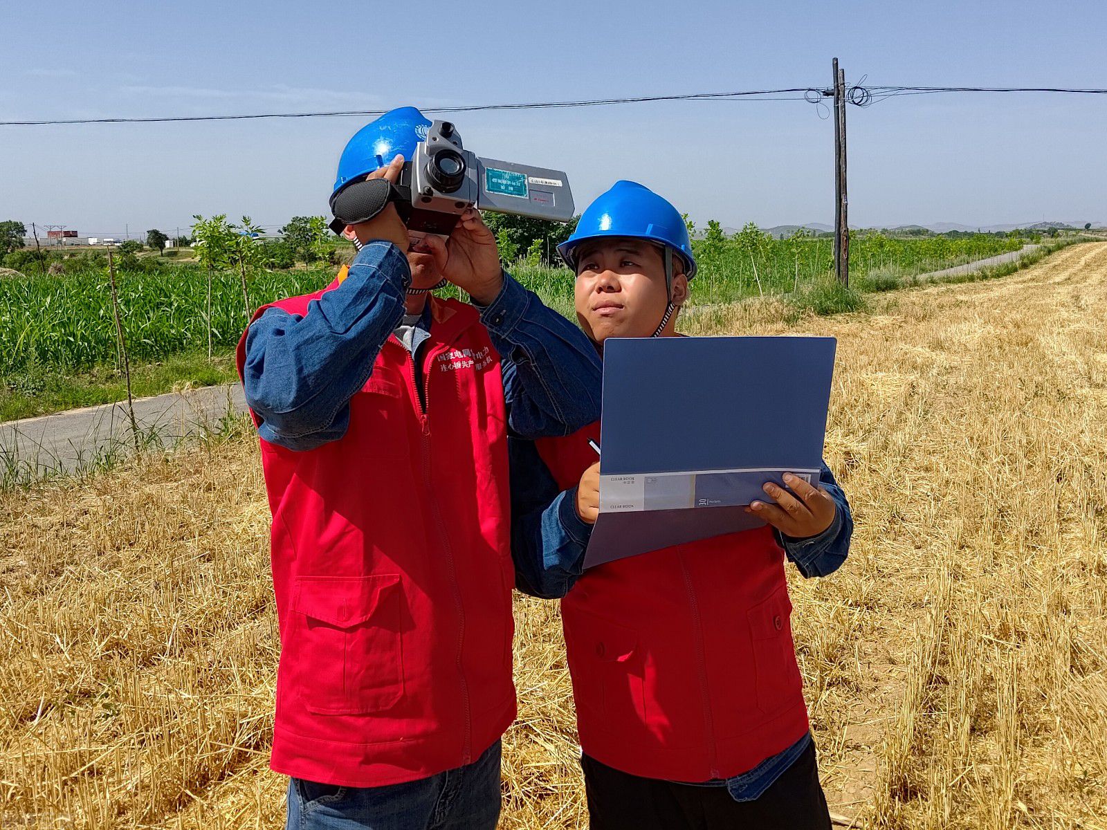  农忙时节，国网庆阳供电公司为夏收提供安全用电服务(图1)