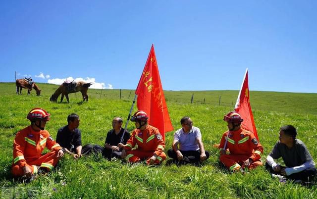  马背上的义务消防宣传队——庙尔沟深山中的守护者(图3)