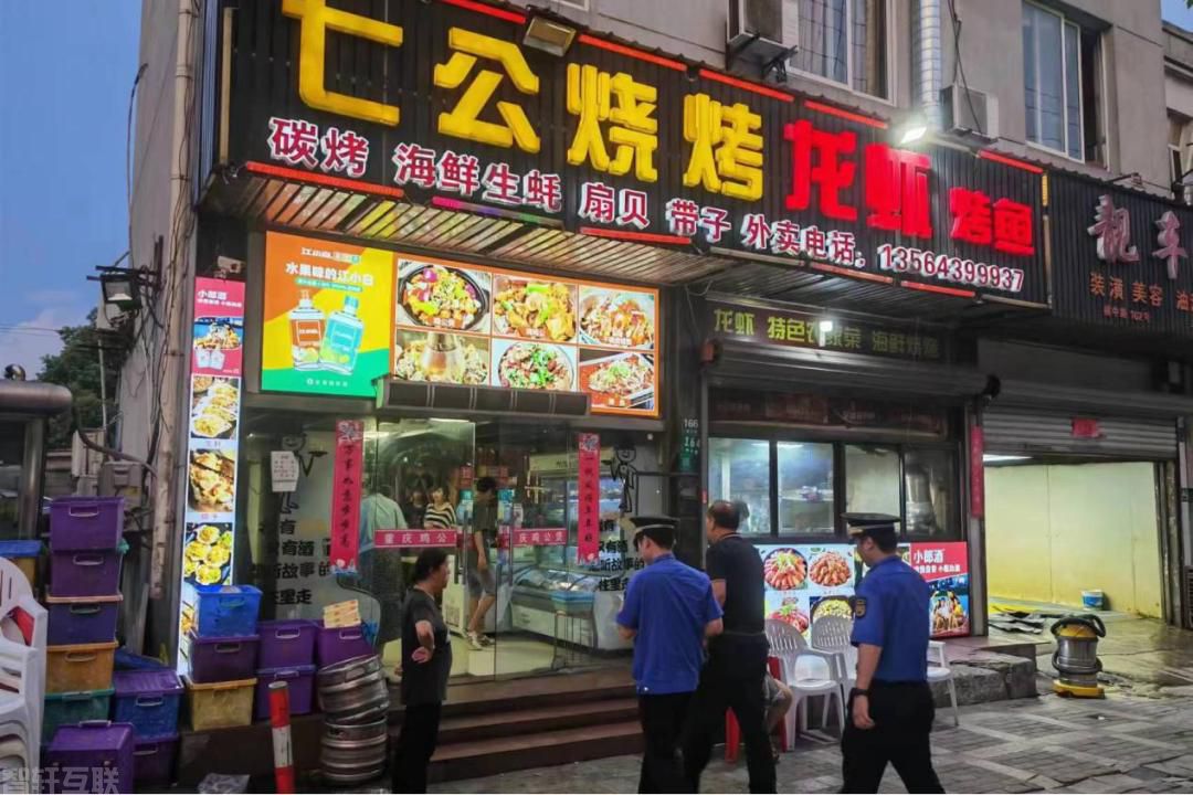  嘉定区江桥镇加强夜排档管理，提升市民幸福感(图2)