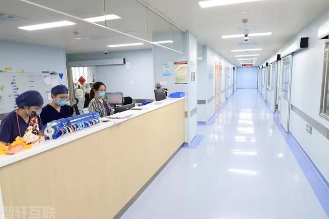 重症“亲子病房”:家人的陪伴,孩子的希望(2) 重症“亲子病房”:家人的陪伴,孩子的希望(2)