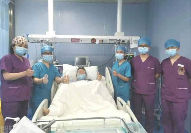  **黔南州中医医院成救治一名重症肺炎患者**(图3)