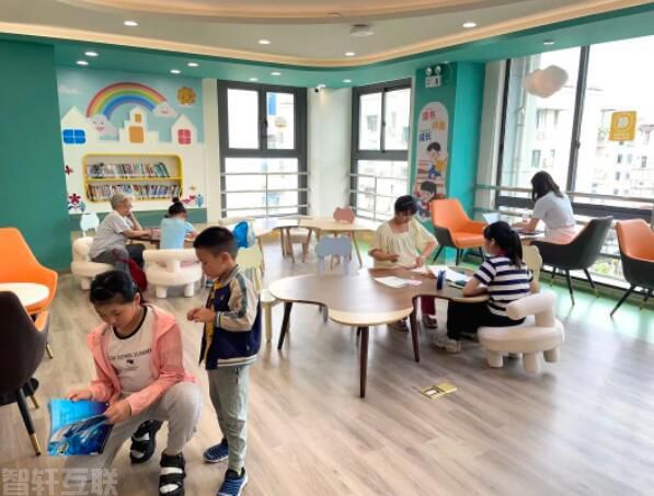 长白新村街道图书馆焕新:打造温馨和谐的阅读空间(2) 长白新村街道图书馆焕新:打造温馨和谐的阅读空间(2)