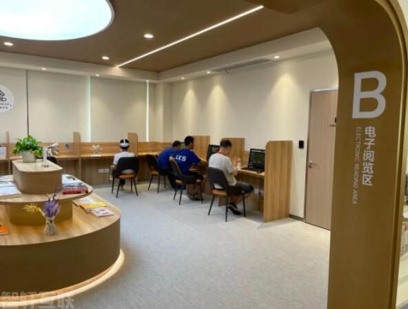 长白新村街道图书馆焕新:打造温馨和谐的阅读空间(3) 长白新村街道图书馆焕新:打造温馨和谐的阅读空间(3)