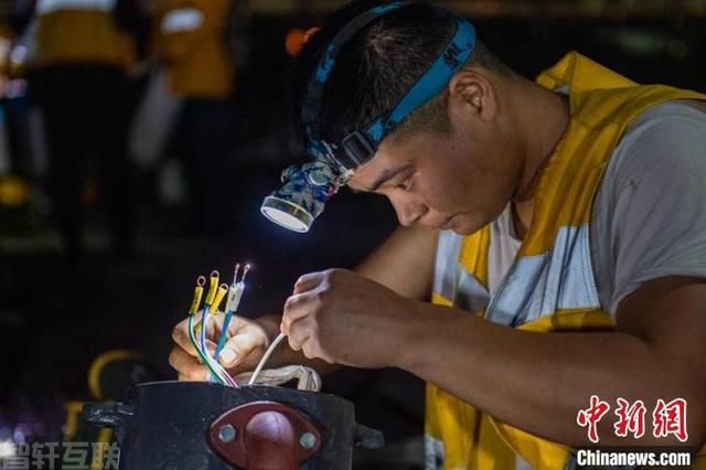 成都东站新信号楼成功完成信号软件换装和场景试验(1) 成都东站新信号楼成功完成信号软件换装和场景试验(1)