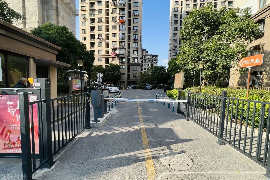 万阳公寓大门改造提升居民安全与便利(3)  万阳公寓大门改造提升居民安全与便利(3)