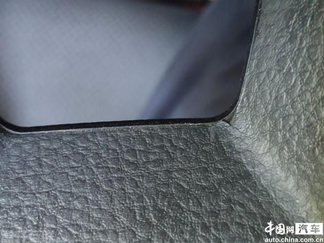  中国重汽豪沃悍将方向盘皮具质量问题投诉(图2)