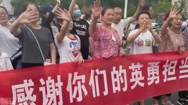  涿州救援队归来，感动涿州人民的奋斗与付出(图2)