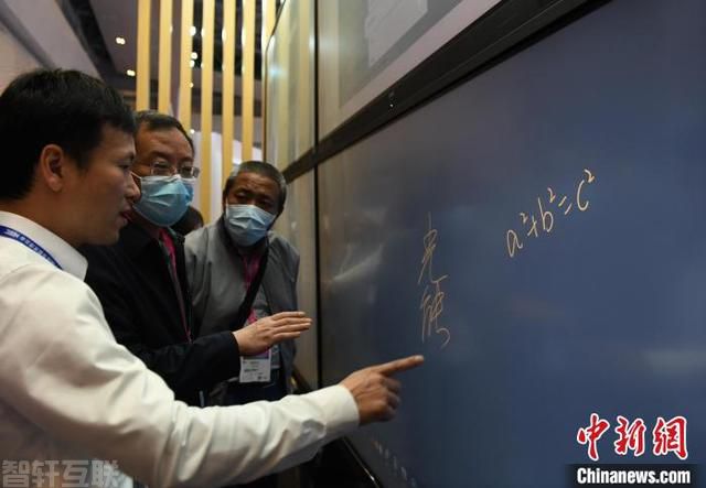  重庆国际博览中心亮相“智慧教室”引围观(图3)
